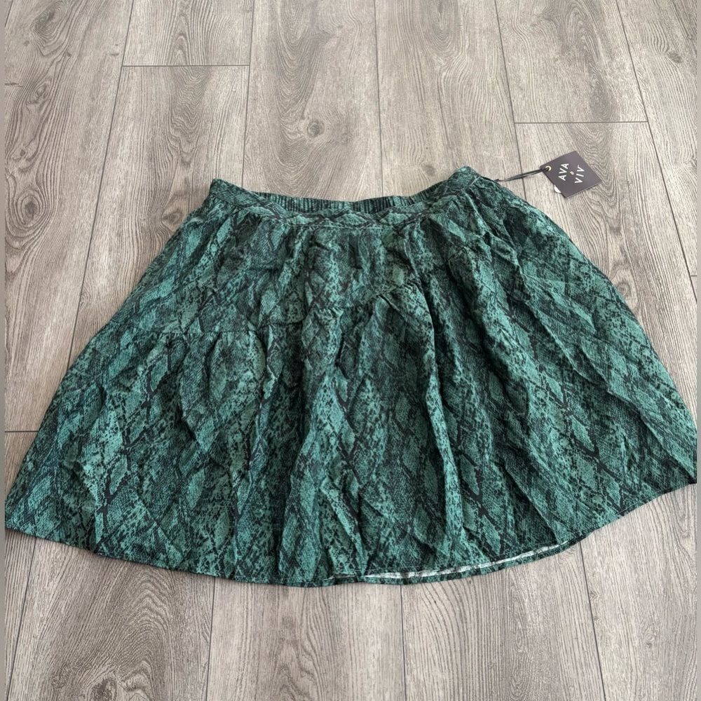 Ava & Viv Elegant Green Snake Print Skirt